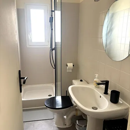 Apartment Renove, Proche Clinique Pasteur, Ubo, Parking Prive Gratuit Brest
