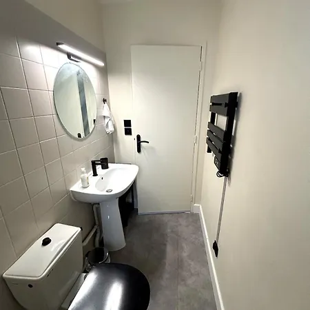 Apartment Renove, Proche Clinique Pasteur, Ubo, Parking Prive Gratuit